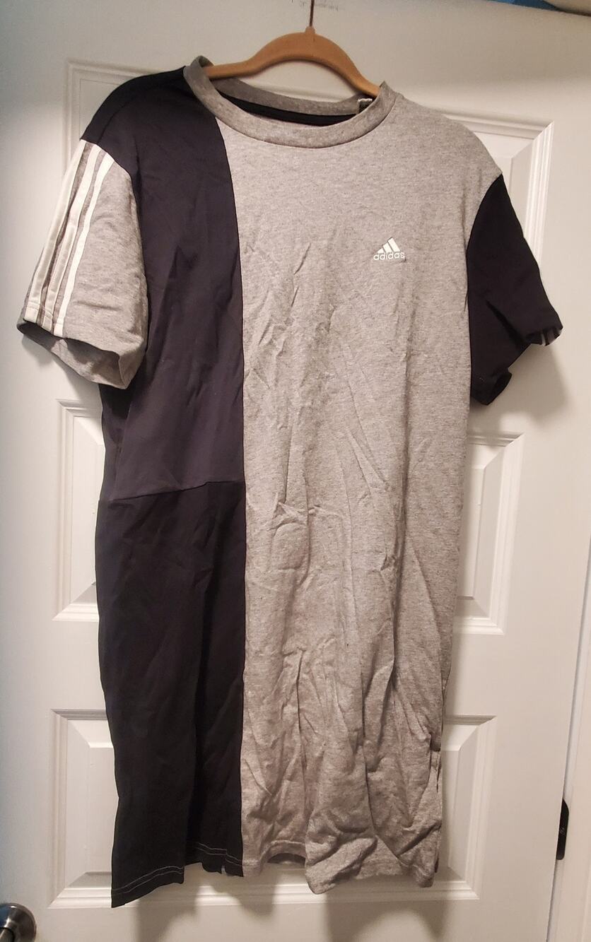 Junior Girls Adidas Dress. Size M. A31